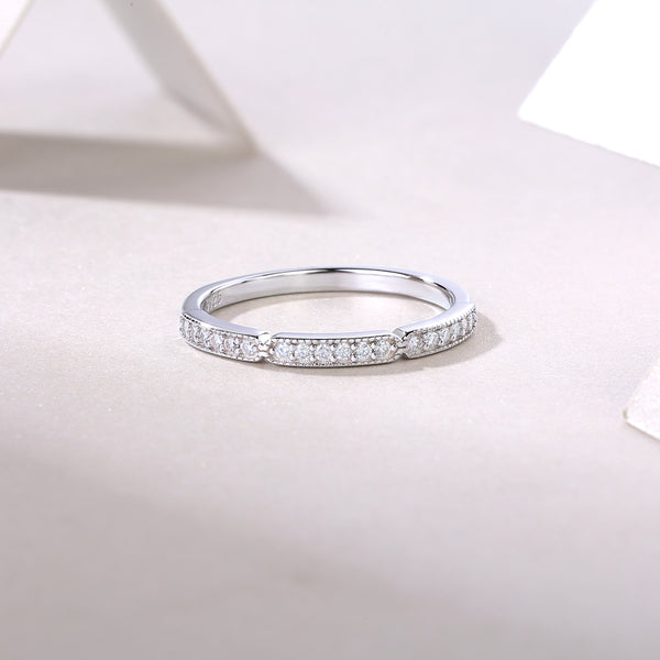 Ariadne Moissanite Infinity Ring